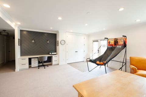 Tiny photo for 924 S COUNTRY LN, Farmington, UT 84025 (MLS # 2172078)