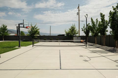 Tiny photo for 924 S COUNTRY LN, Farmington, UT 84025 (MLS # 2172078)