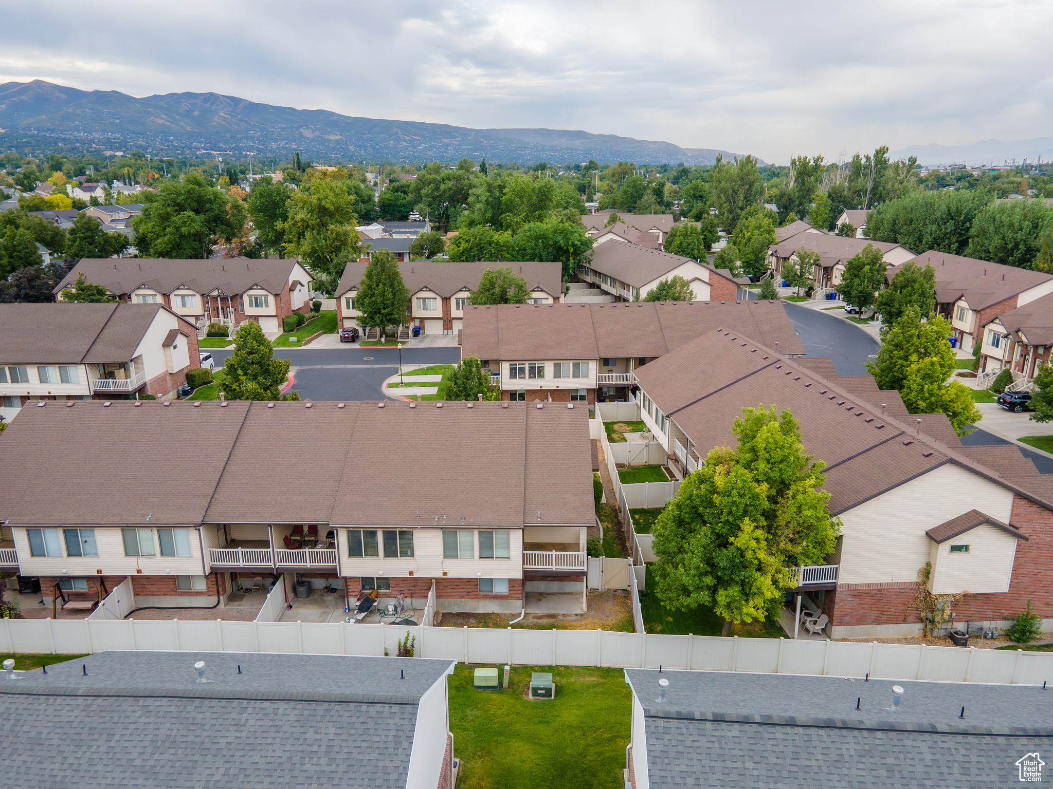 CALL MEADOWS - Residential