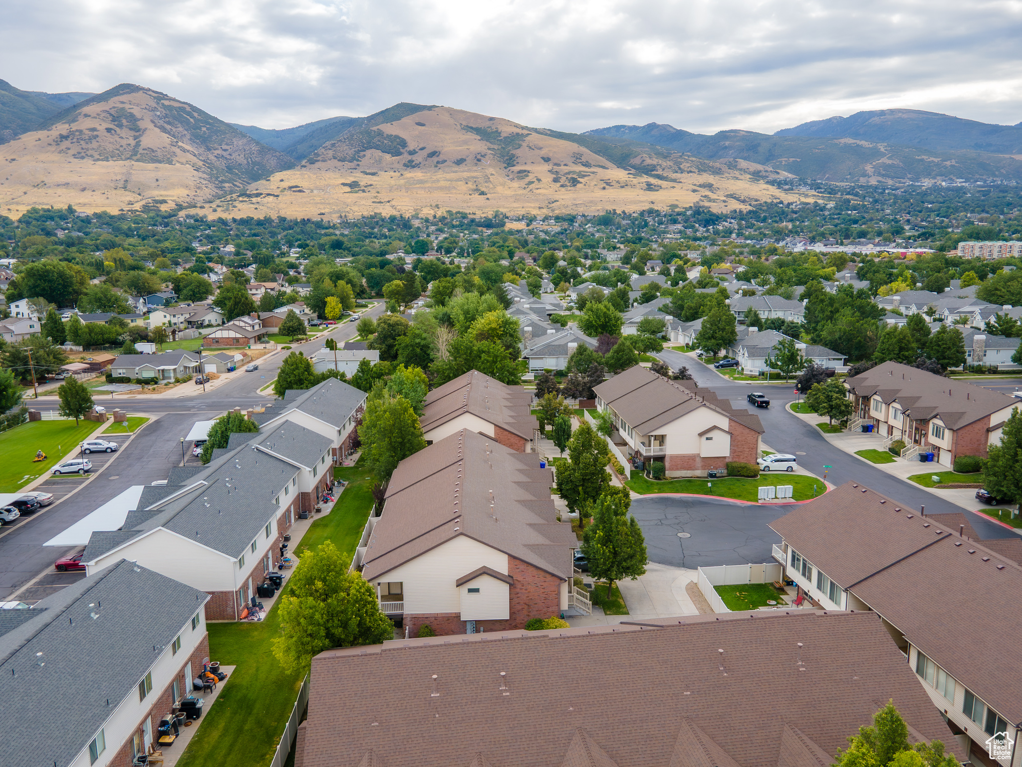 CALL MEADOWS - Residential