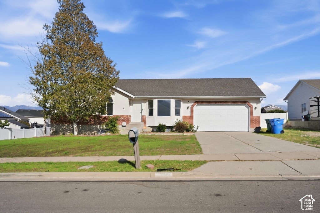 Photo of 14077 S GRAND VIEW PEAK CIR, Riverton, UT 84096 (MLS # 2188235)