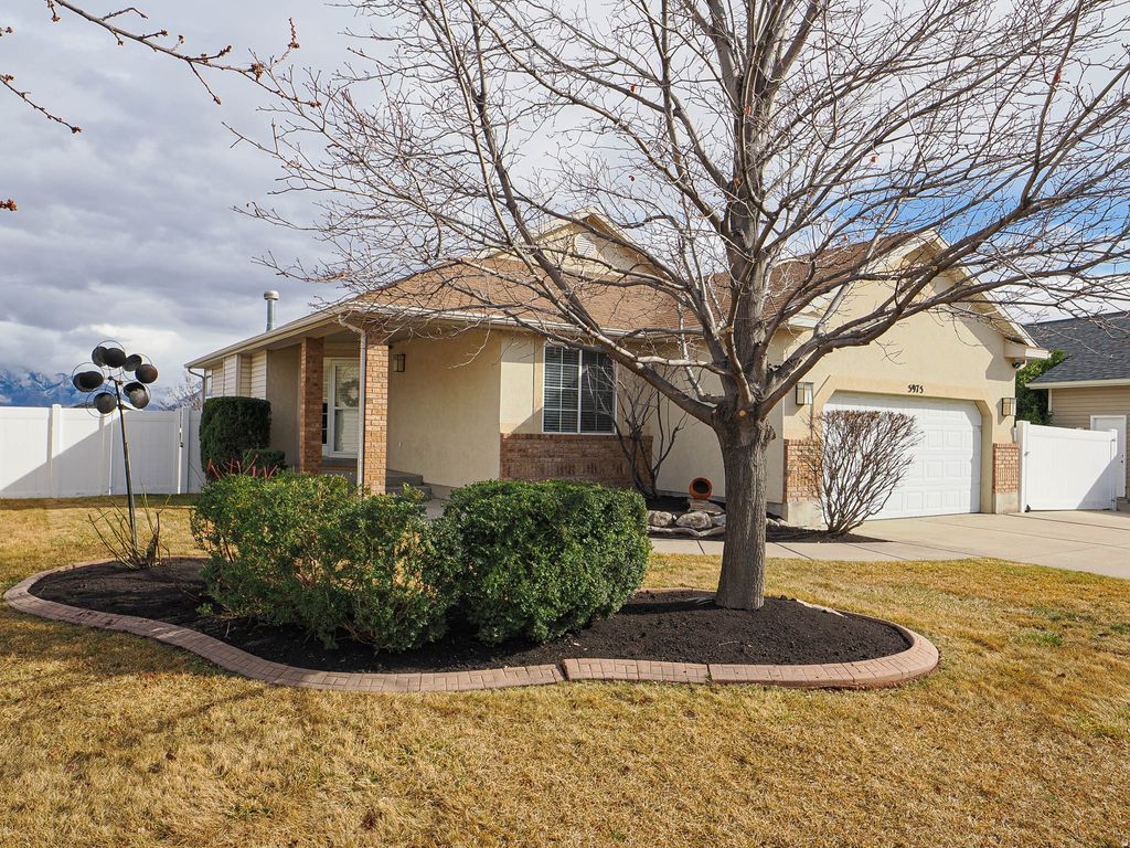 Photo of 5975 S RIDGE FLOWER WAY W, Salt Lake City, UT 84118 (MLS # 2138065)