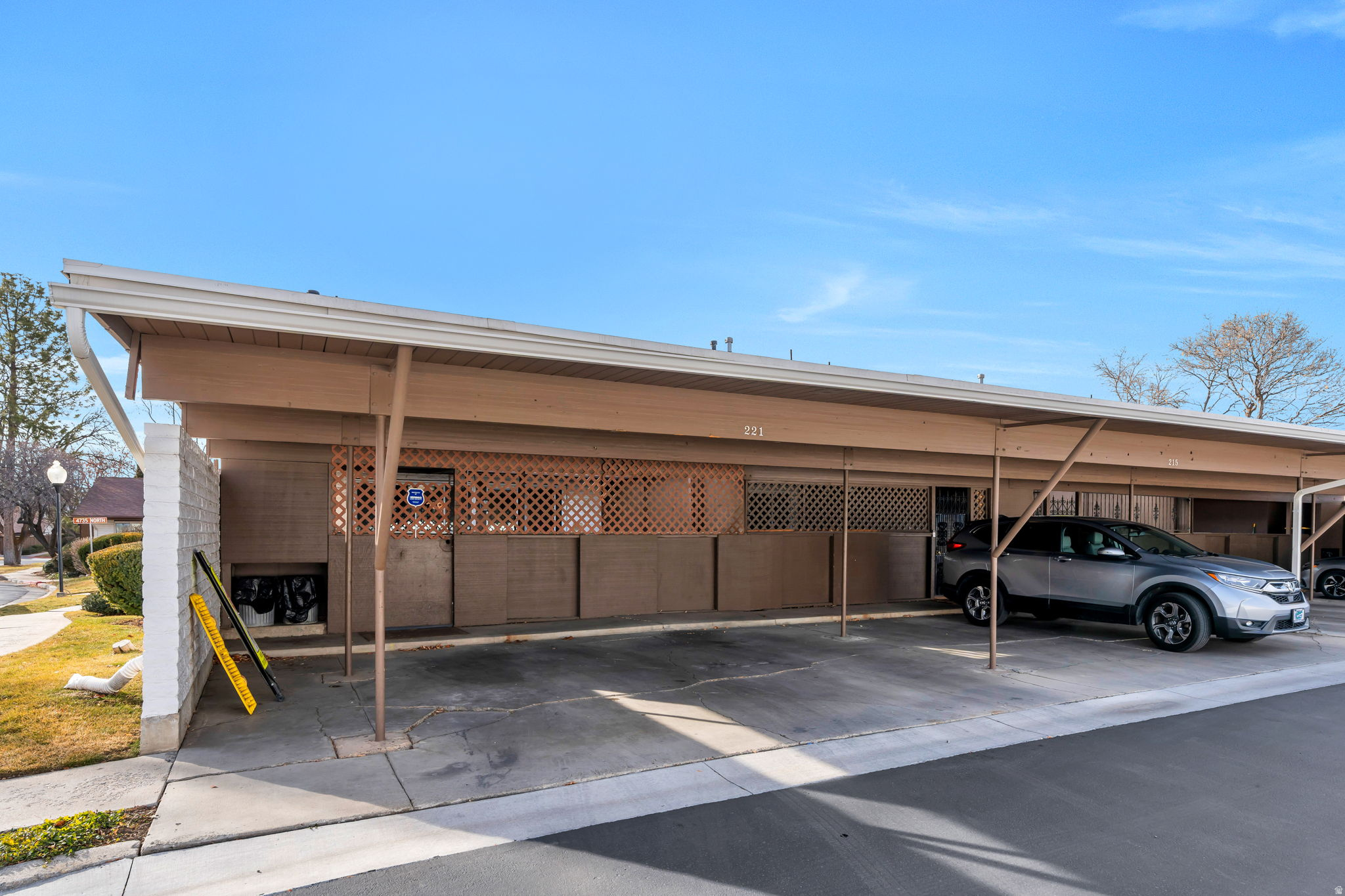 THREE FOUNTAINS - Residential