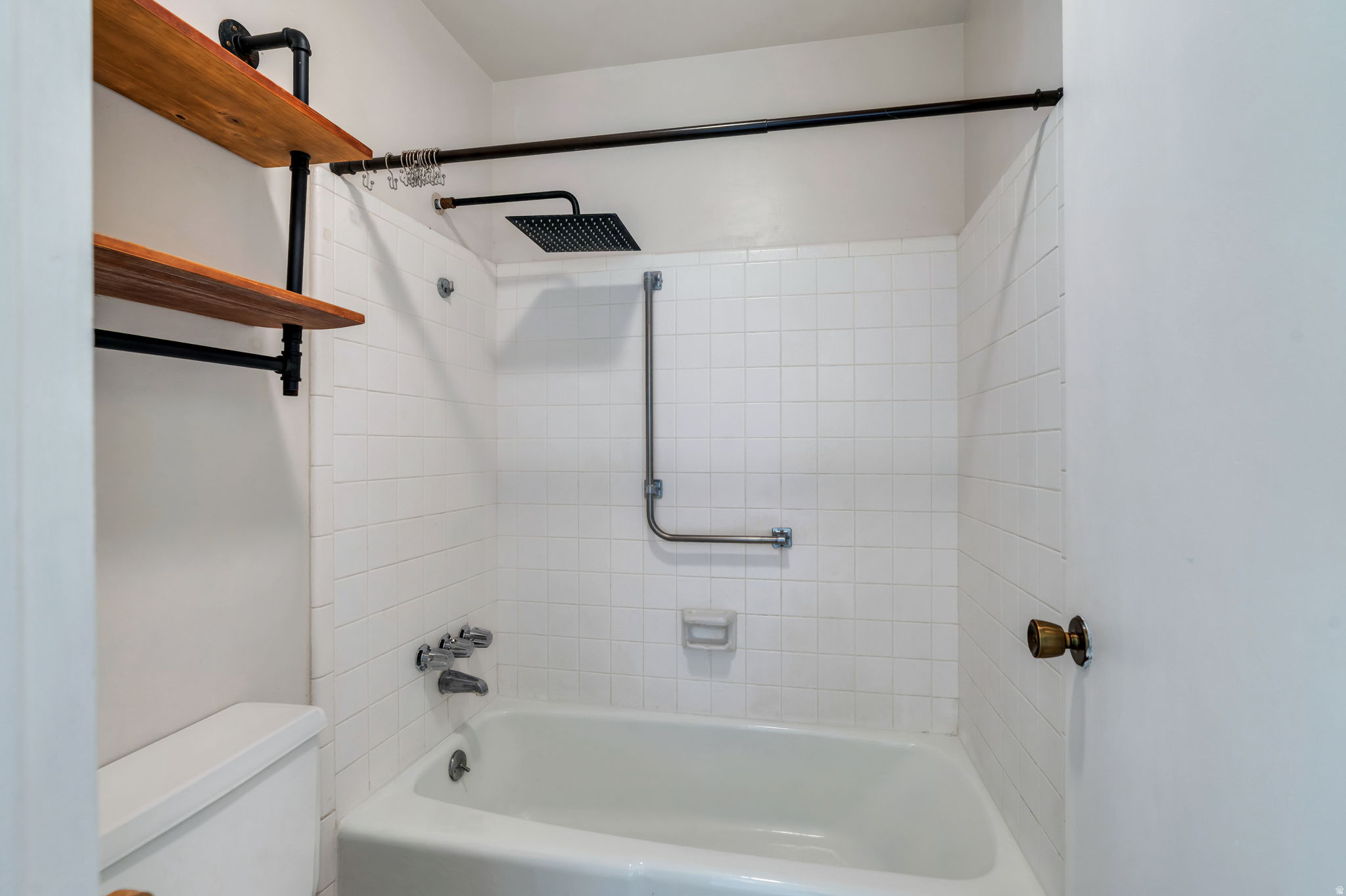 THREE FOUNTAINS - Residential