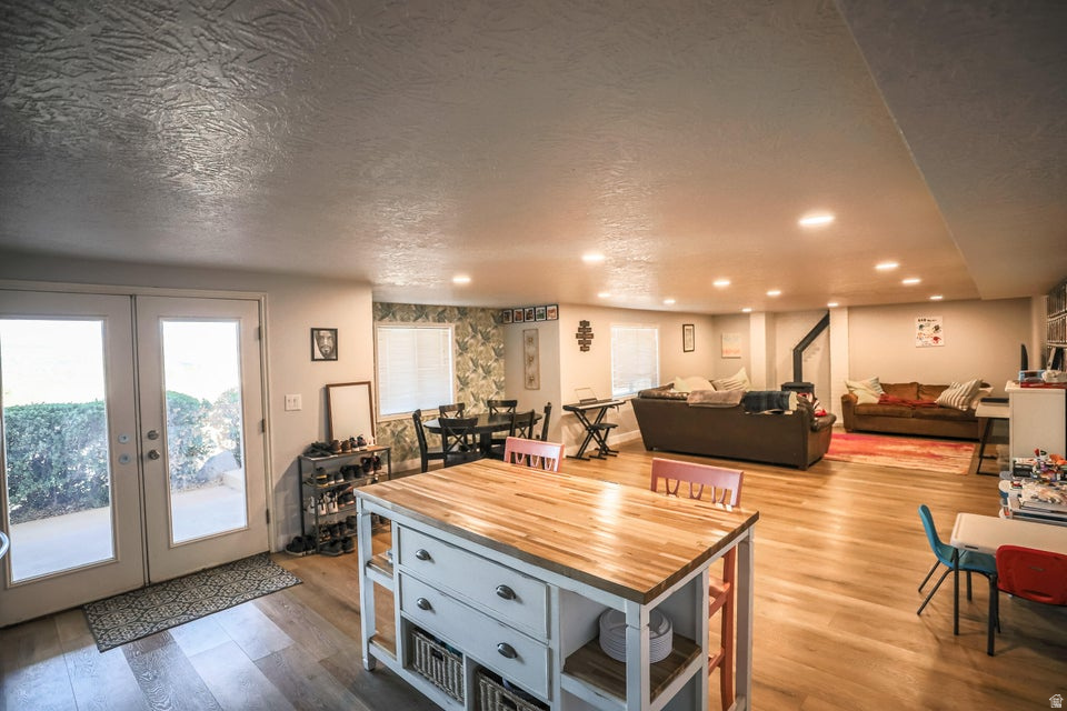 BLOOMINGTON HILLS - Residential