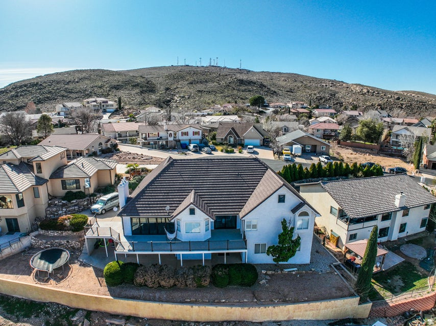 BLOOMINGTON HILLS - Residential