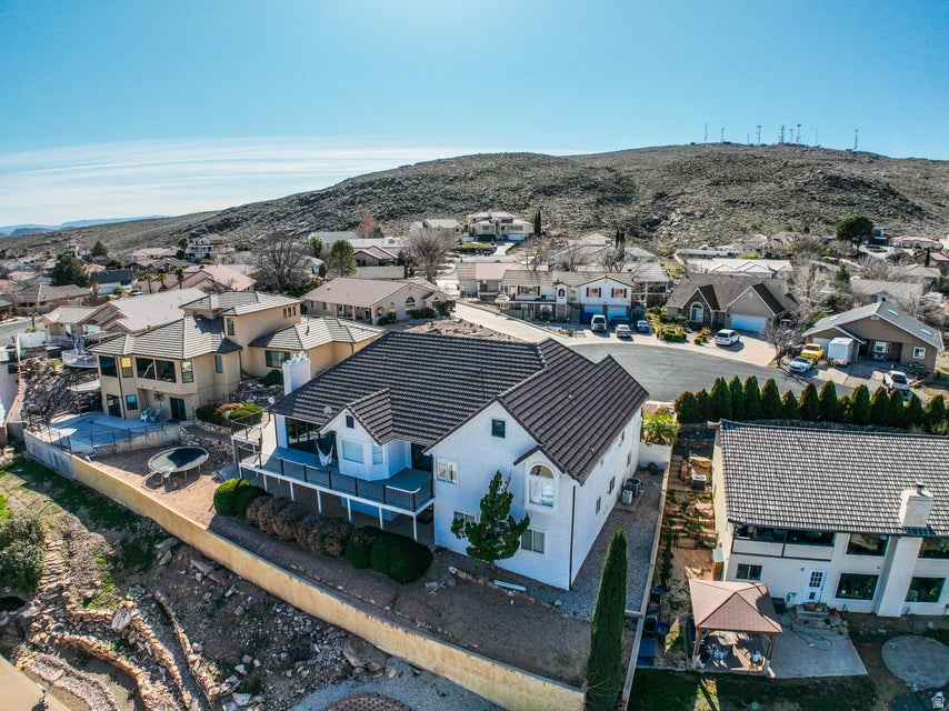 BLOOMINGTON HILLS - Residential