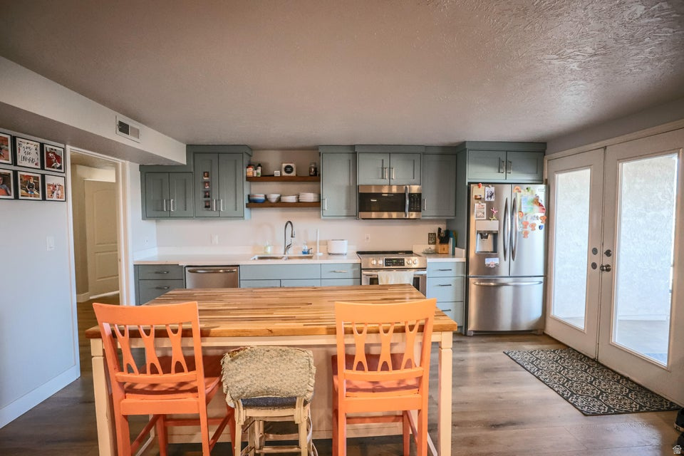 BLOOMINGTON HILLS - Residential