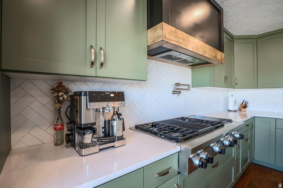 BLOOMINGTON HILLS - Residential