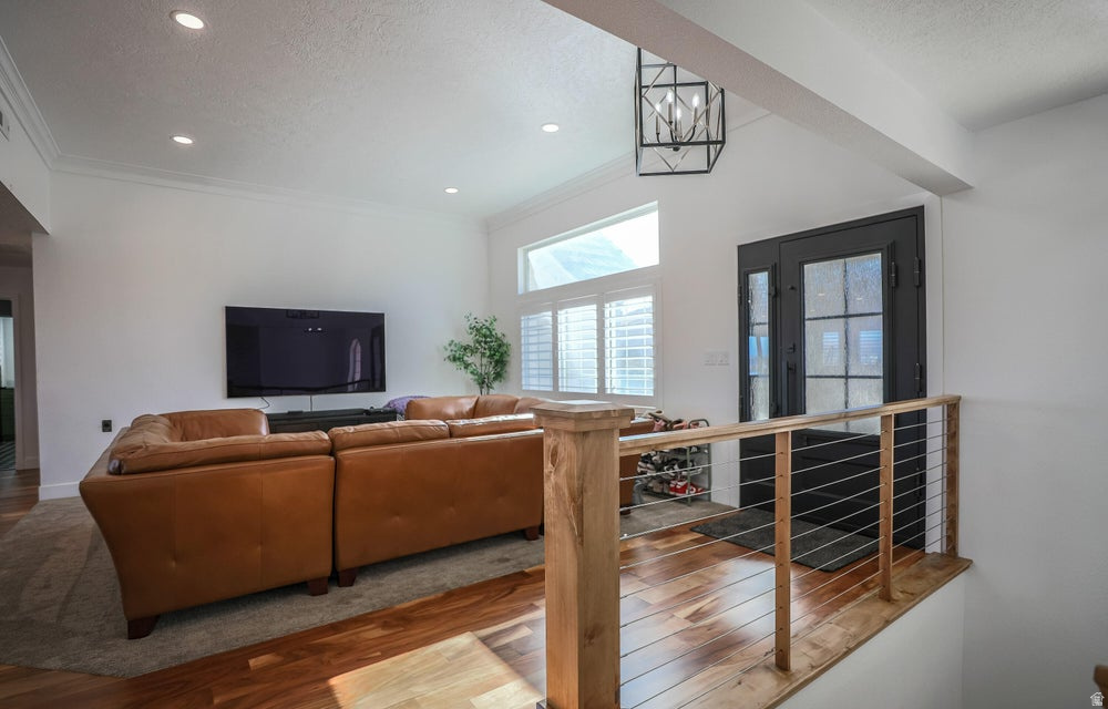 BLOOMINGTON HILLS - Residential