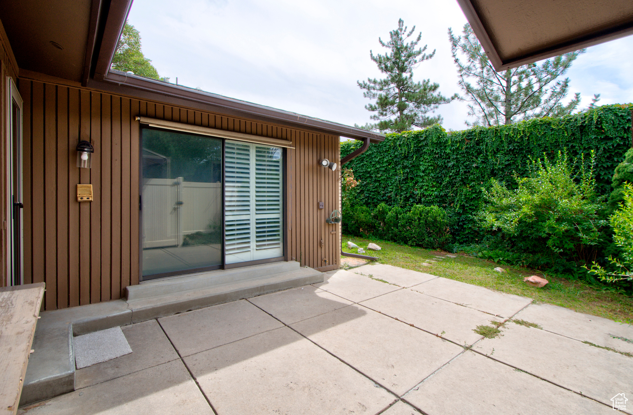 BROOKSTONE - Residential