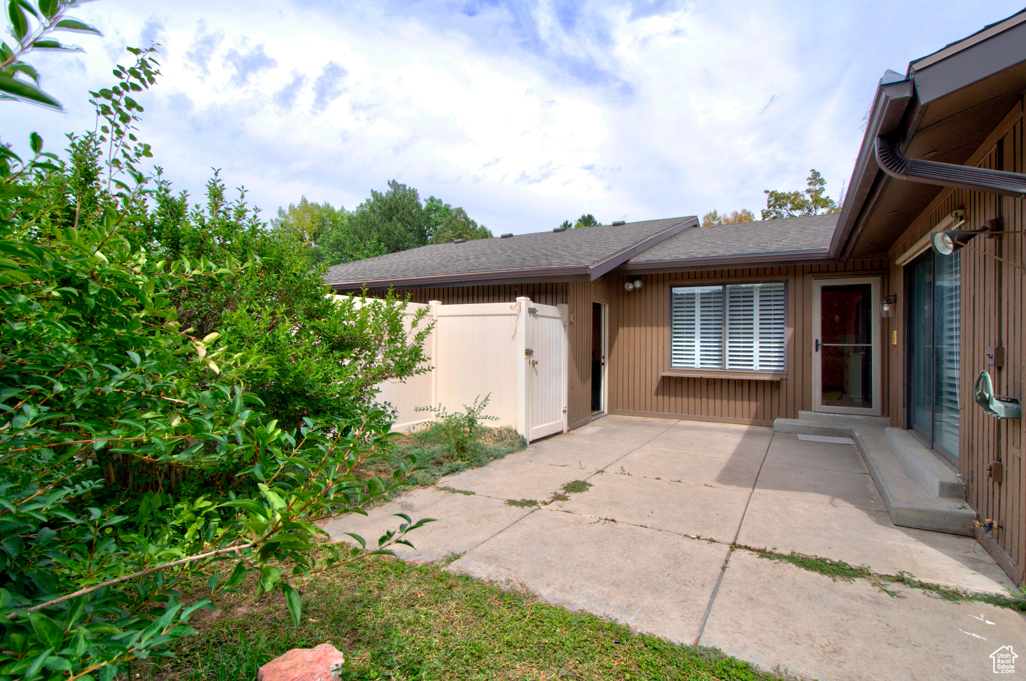 BROOKSTONE - Residential