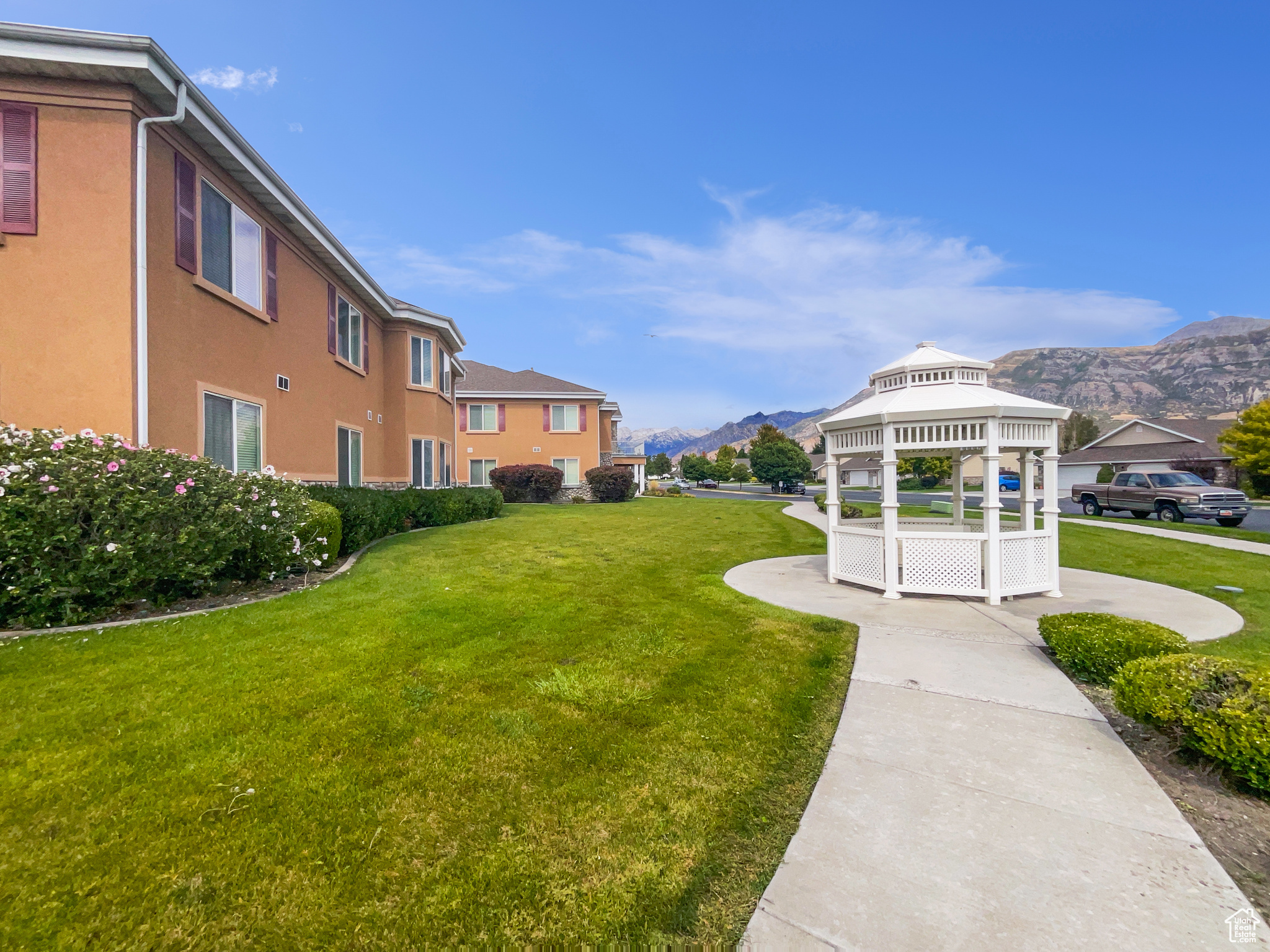 MIRA VISTA CONDO - Residential