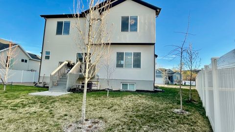 Tiny photo for 582 E PETERSEN PKWY, South Weber, UT 84405 (MLS # 2147899)