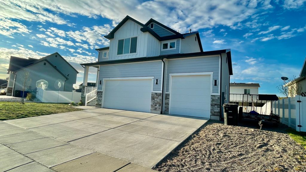 Photo of 582 E PETERSEN PKWY, South Weber, UT 84405 (MLS # 2147899)