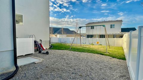 Tiny photo for 582 E PETERSEN PKWY, South Weber, UT 84405 (MLS # 2147899)