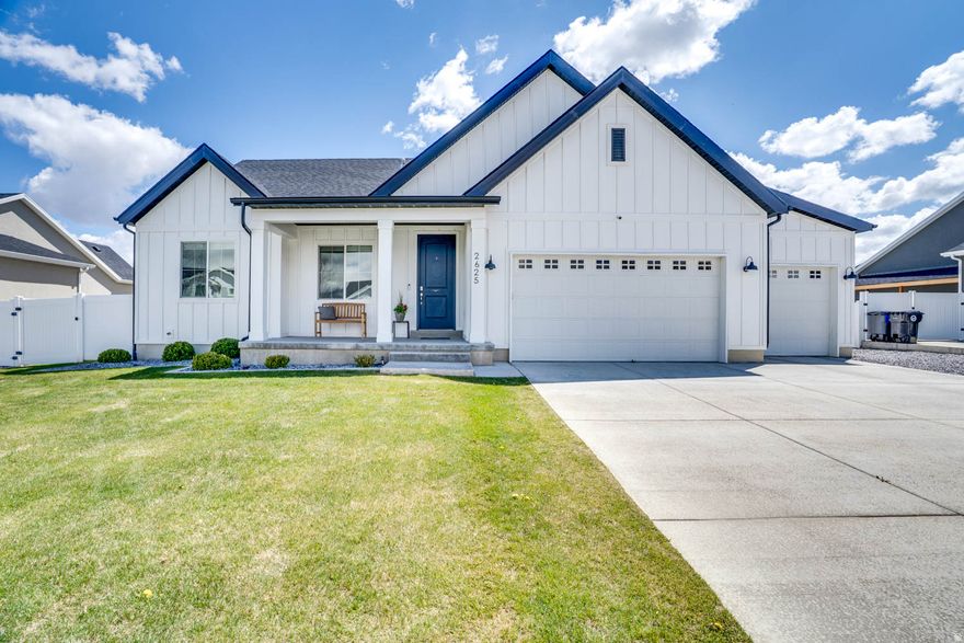 Seller is offering $15,000 in concessions for rate buydown on this fabulous home in Heber Meadows! Offering appx 3516 sq ft. 3 bedrooms, 2 bathrooms, and a bright & spacious open layout. Beautiful kitchen with large island and pantry. Main level living with large primary suite offering separate tub and walk in shower and large walk in closet. Basement is fully framed with electrical ran and ready for your finishing touches! Great location close to schools, shopping and many amenities. Quick access to HWY 40 leading up to Strawberry reservoir and endless recreation. Just 20 minutes from Park City, 55 minutes from Salt Lake City and 30 minutes from Provo/Orem. Buyer to verify all.