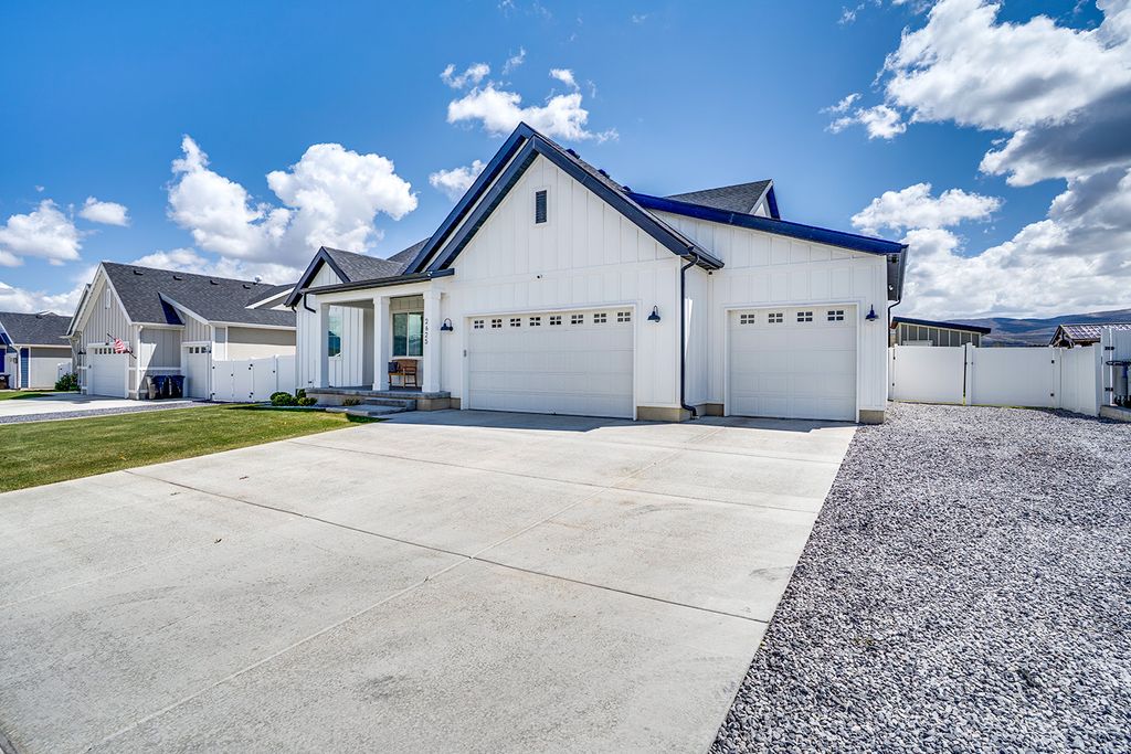 Photo of 2625 S 1050 E, Heber City, UT 84032 (MLS # 2154873)