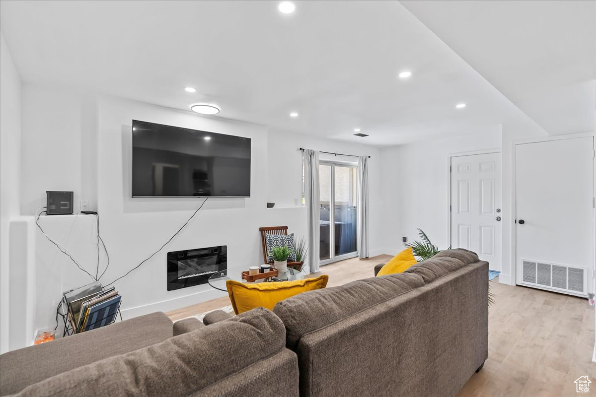 WILLOWBROOK - Residential