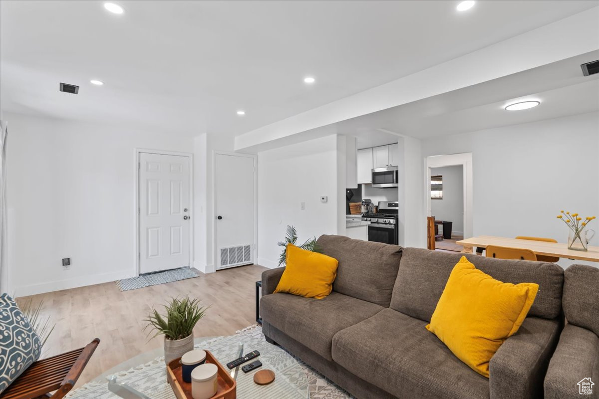 WILLOWBROOK - Residential