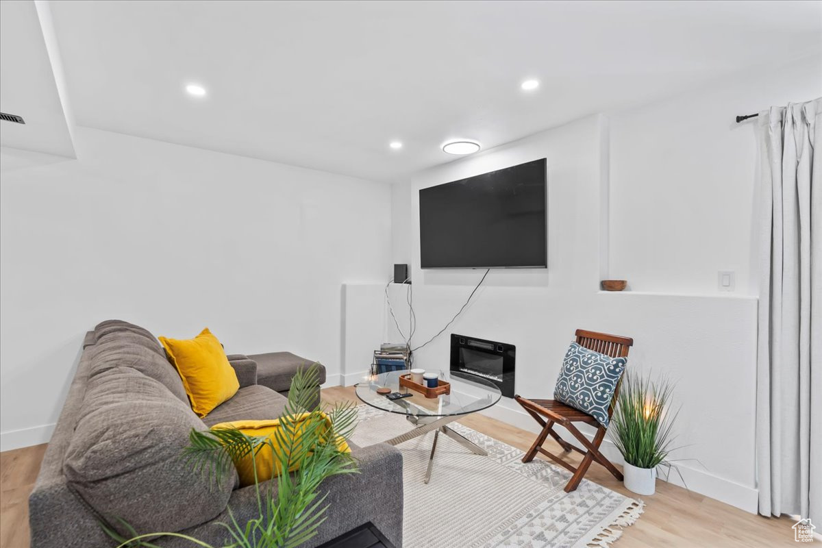 WILLOWBROOK - Residential