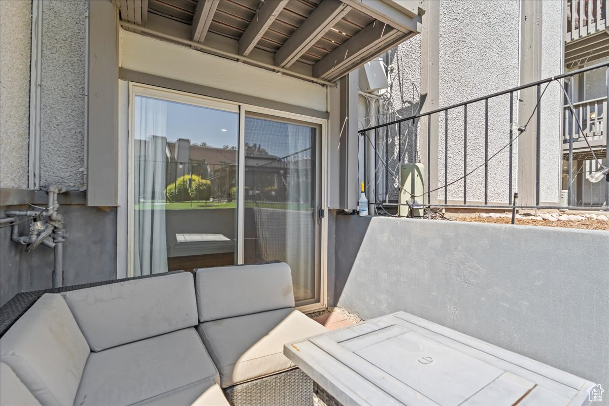 WILLOWBROOK - Residential