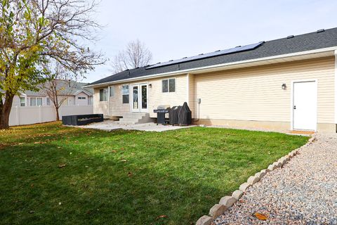 Tiny photo for 943 W 60 N, Layton, UT 84041 (MLS # 2124898)