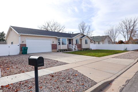 Tiny photo for 943 W 60 N, Layton, UT 84041 (MLS # 2124898)