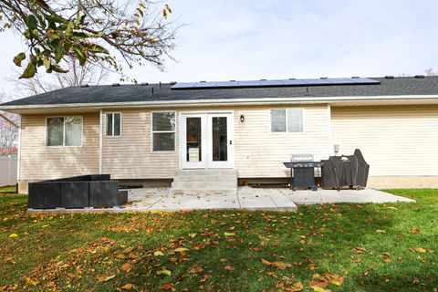 Tiny photo for 943 W 60 N, Layton, UT 84041 (MLS # 2124898)