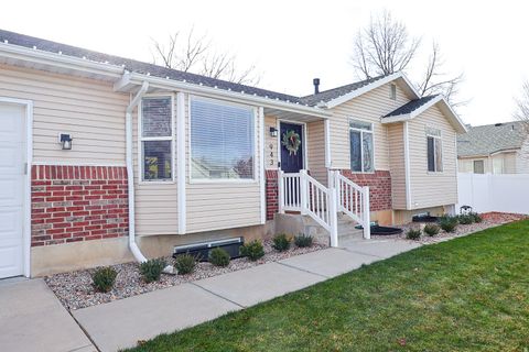 Tiny photo for 943 W 60 N, Layton, UT 84041 (MLS # 2124898)