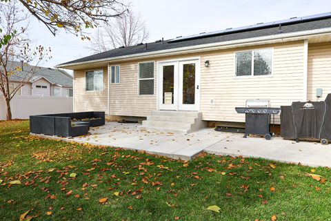 Tiny photo for 943 W 60 N, Layton, UT 84041 (MLS # 2124898)