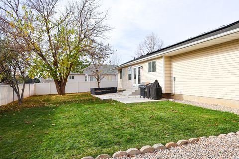 Tiny photo for 943 W 60 N, Layton, UT 84041 (MLS # 2124898)