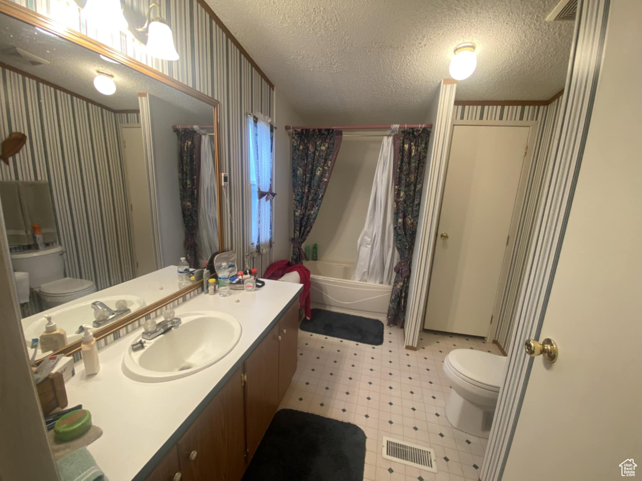 BANDANNA RANCH - Residential