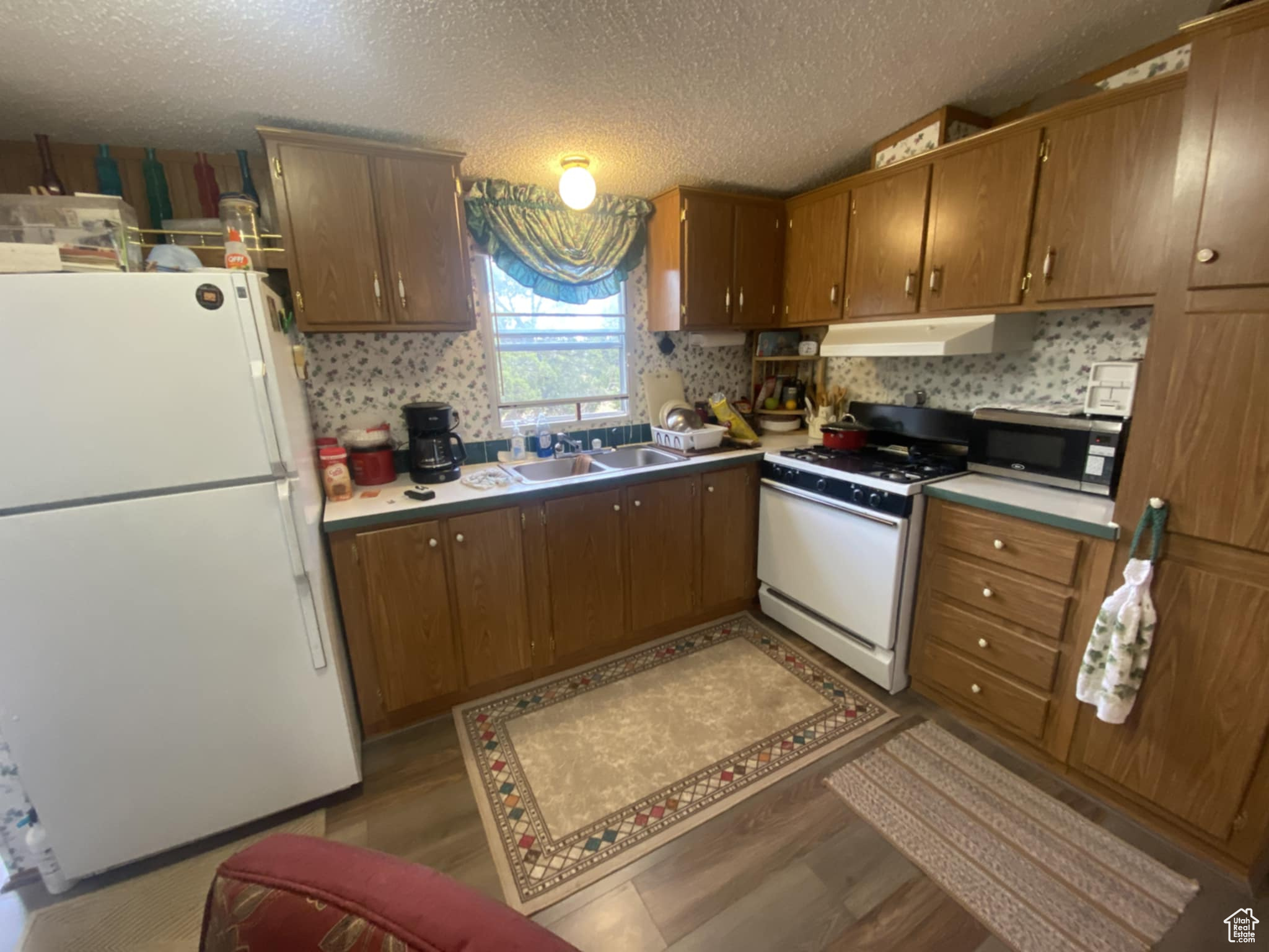 BANDANNA RANCH - Residential
