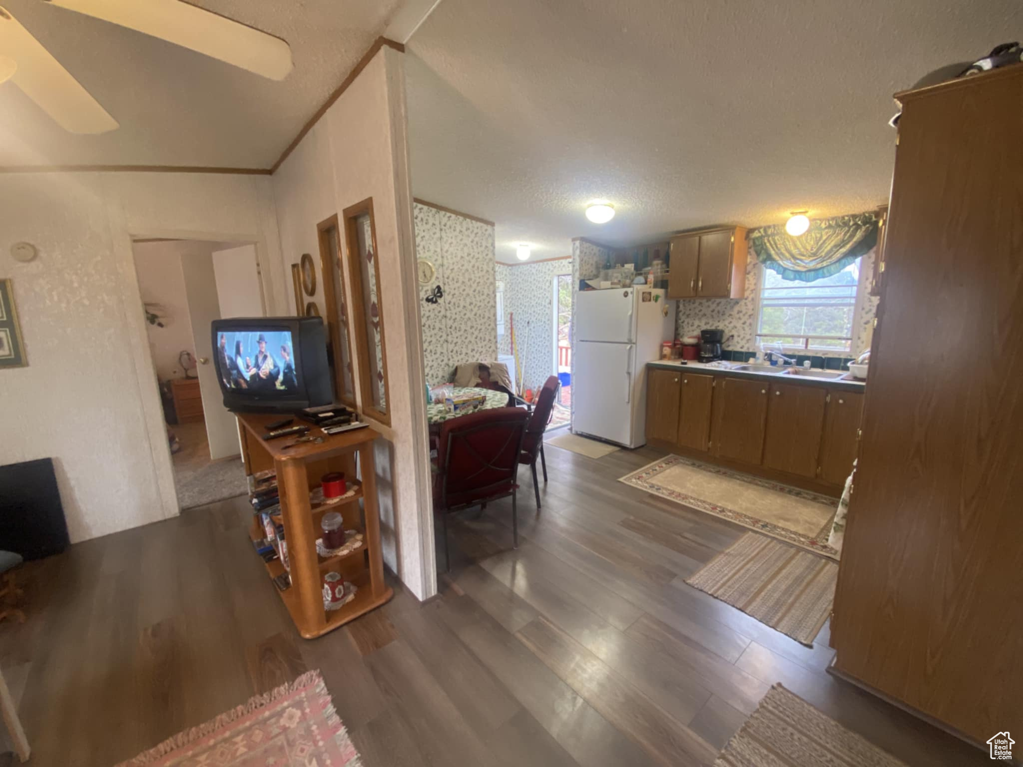 BANDANNA RANCH - Residential
