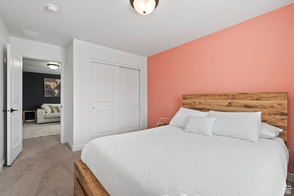 LAKESHORE LANDING - Residential