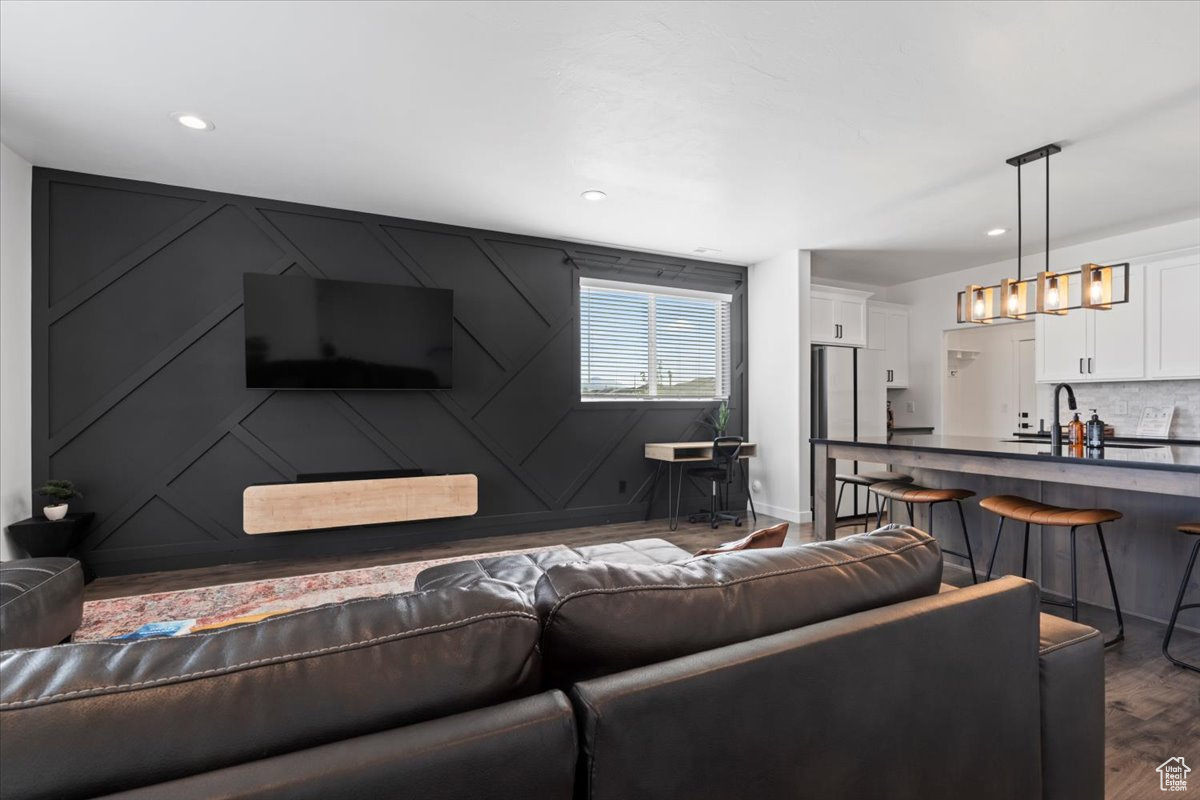 LAKESHORE LANDING - Residential