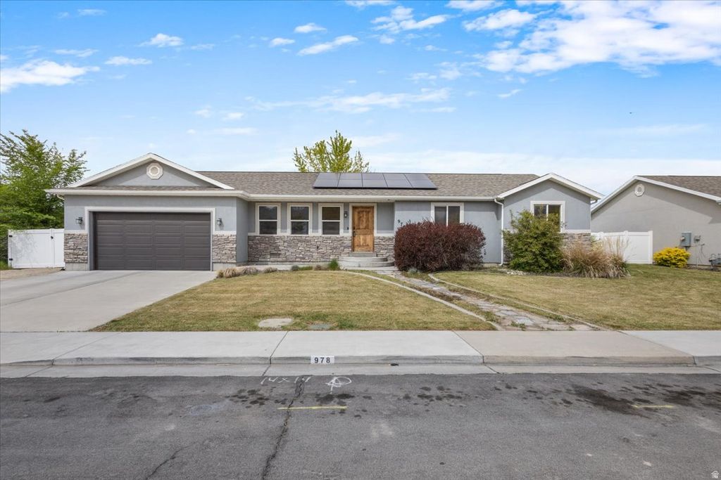 Photo of 978 S 190 W, Orem, UT 84058 (MLS # 2153512)