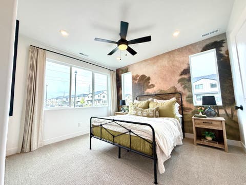 Tiny photo for 253 E VOLUNTEER DR #8-204, Spanish Fork, UT 84660 (MLS # 2163546)