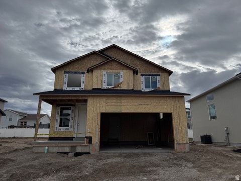 Photo of 429 W SAPPHIRE DR #7038, Tooele, UT 84074 (MLS # 2123420)