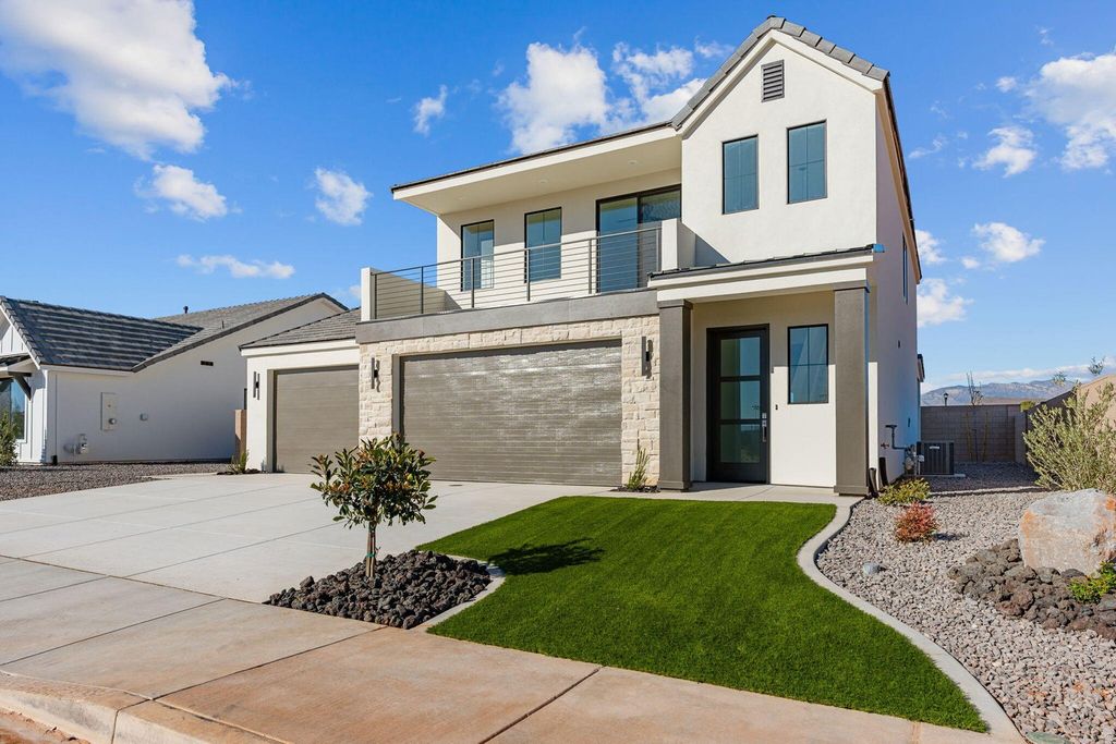 Photo of 2433 PATRICIA DR, Santa Clara, UT 84765 (MLS # 2143932)