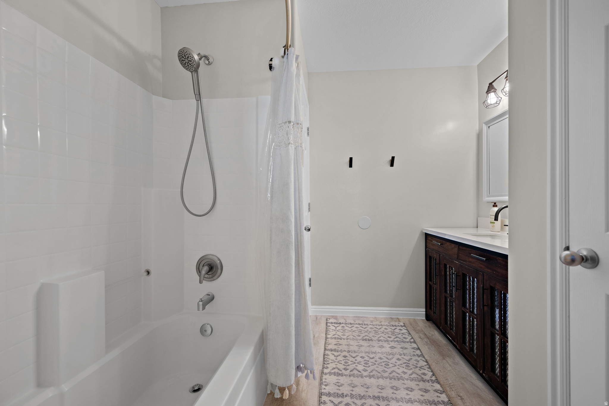 NORTH LAKE - Residential