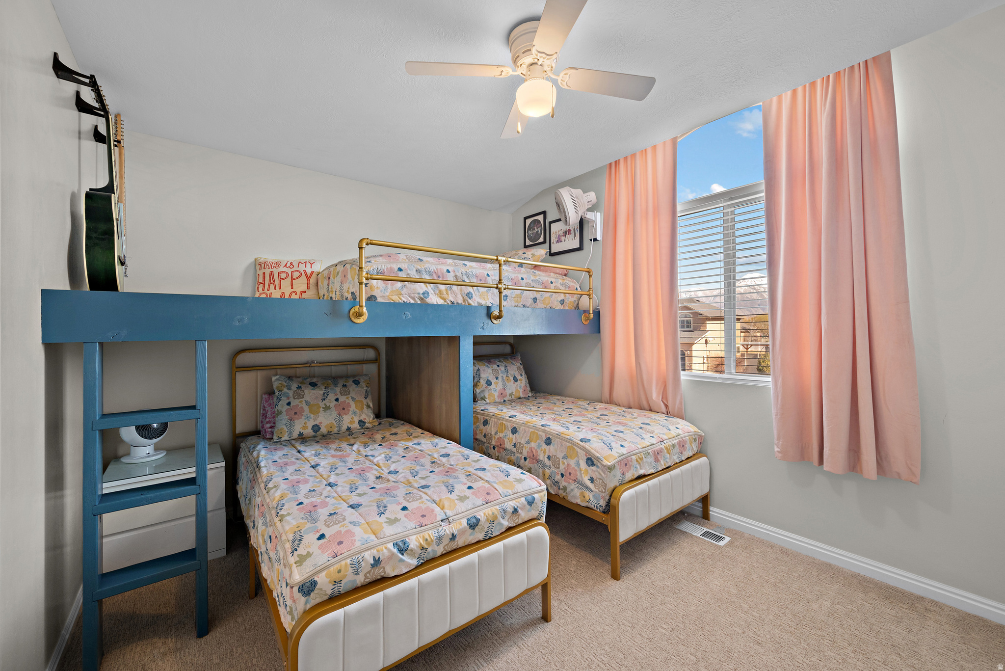 NORTH LAKE - Residential