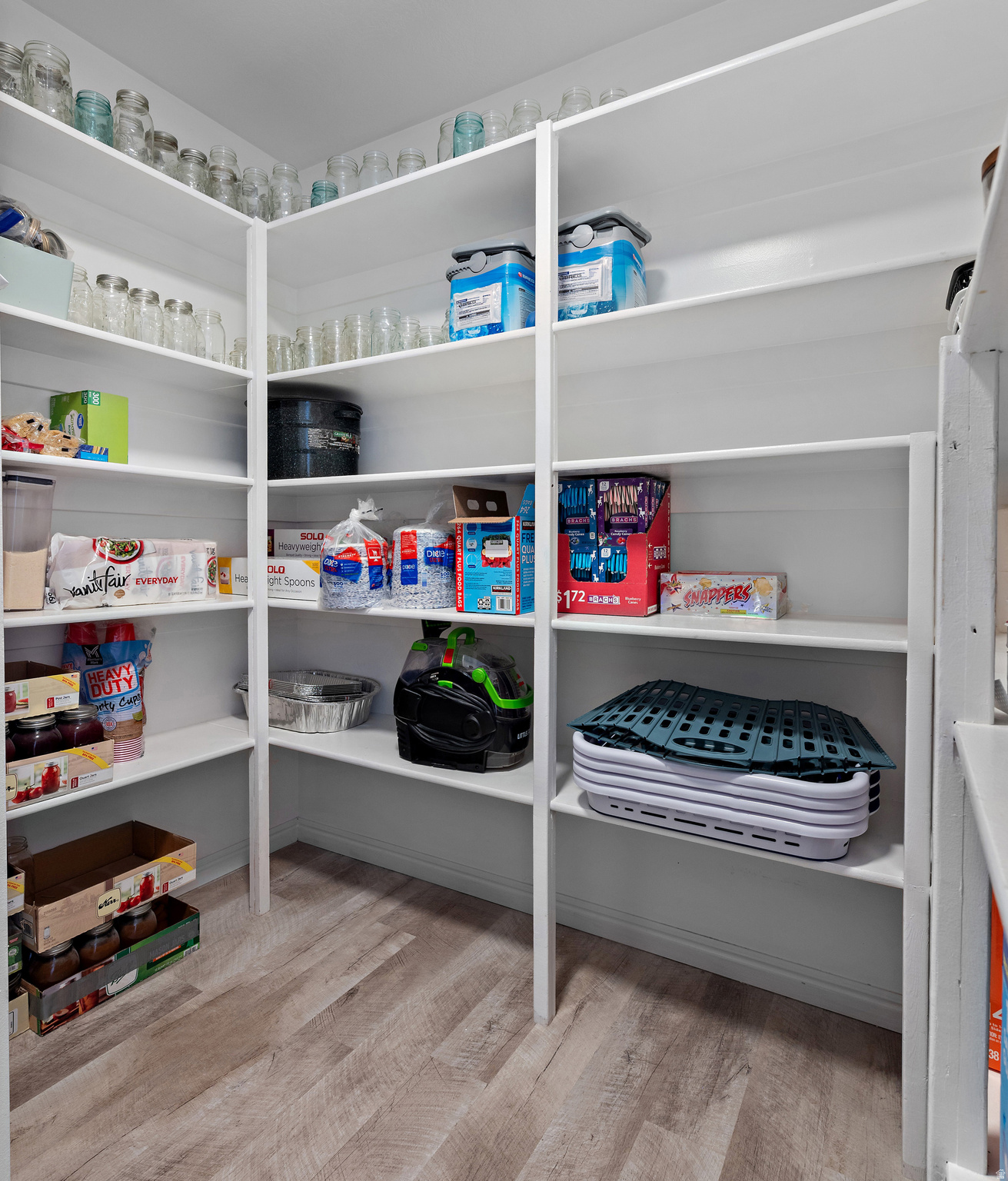 NORTH LAKE - Residential