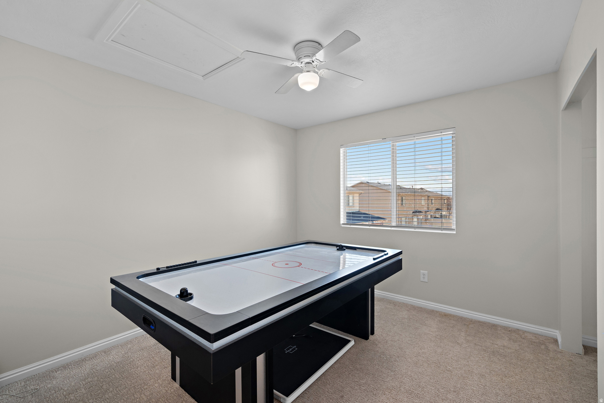 NORTH LAKE - Residential