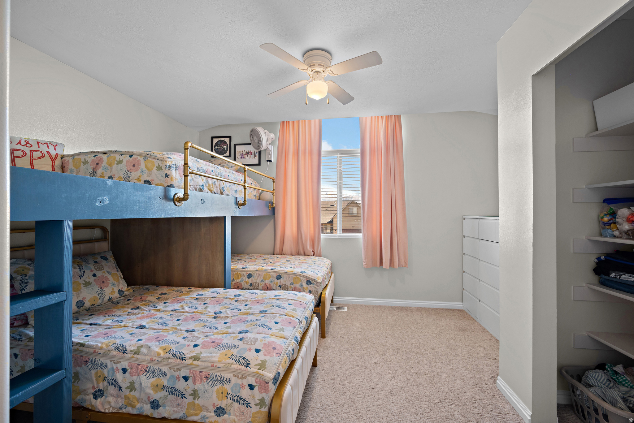 NORTH LAKE - Residential