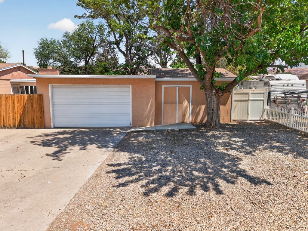 Photo of 683 MOUNTAINVIEW DR, Moab, UT 84532 (MLS # 2177812)