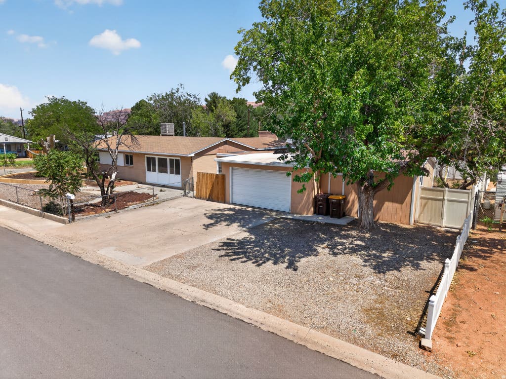 Photo of 683 MOUNTAINVIEW DR, Moab, UT 84532 (MLS # 2177812)