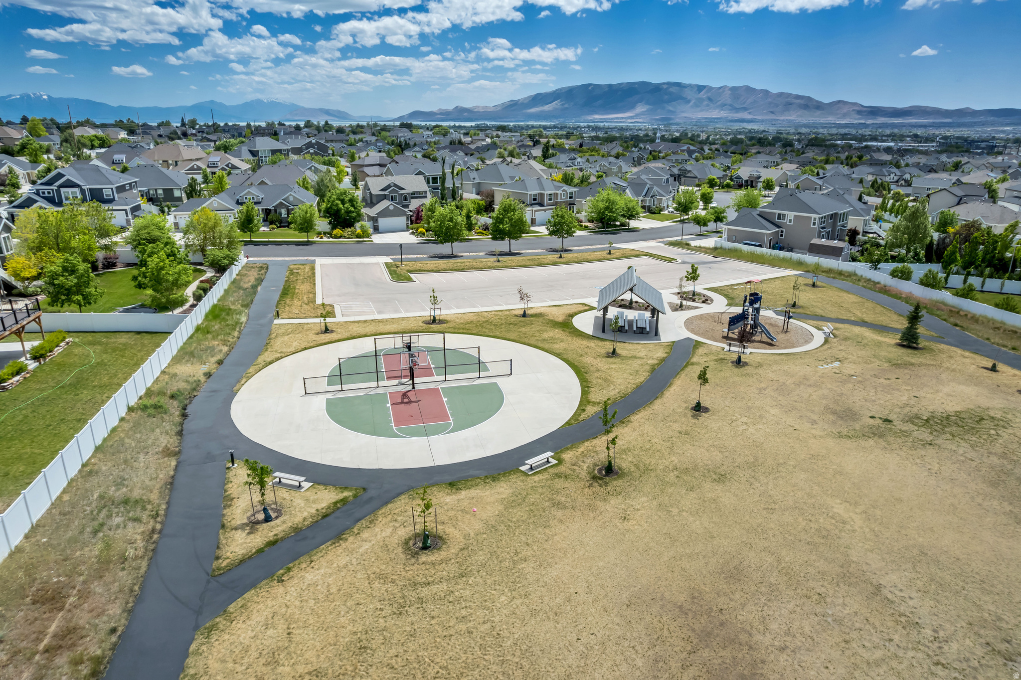 PARKVIEW COTTAGES - Residential