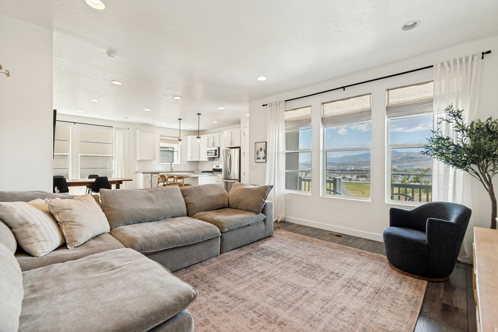 PARKVIEW COTTAGES - Residential